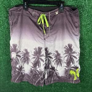Hurley size 34 Vtg Y2K Surf men’s Board Shorts Cargo pocket and palm trees